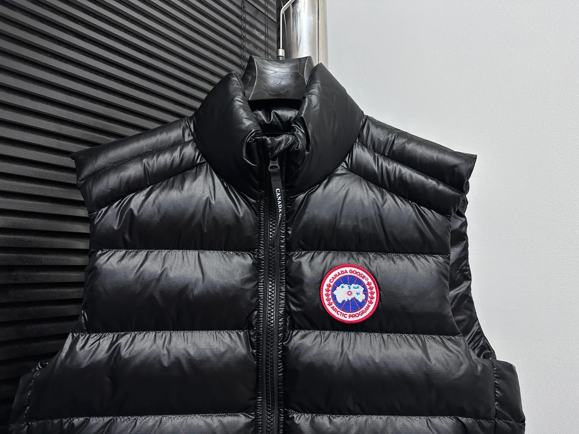 P560 [Canada Goose] CROFTON light down vest R water-repellent treatment Winall windproof fabric 700-fill down capacity Original molding Detailed production The upper body effect is stunning Exclusively available on the Xiaohongshu purchasing platform The highest version on the market Code number: XS-XXL